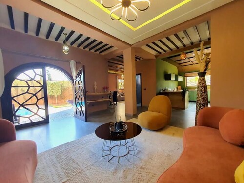 Luxurious villa, with heated swimming pool.
VIP concierge service in Marrakech