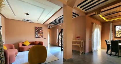 Luxurious villa, with heated swimming pool.
VIP concierge service in Marrakech