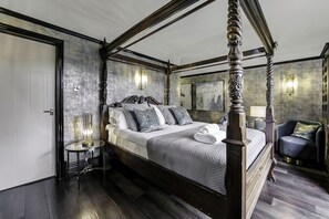 12 bedrooms, iron/ironing board, WiFi, bed sheets