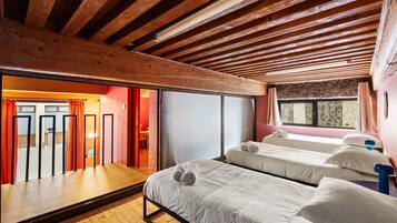 5 chambres, fer et planche à repasser, Wi-Fi gratuit, draps fournis