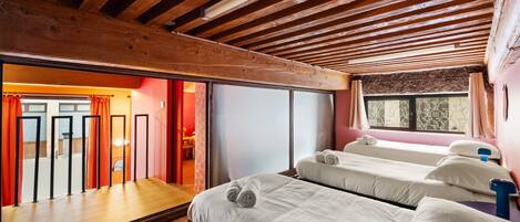 5 間睡房、熨斗/熨衫板、免費 Wi-Fi、床單