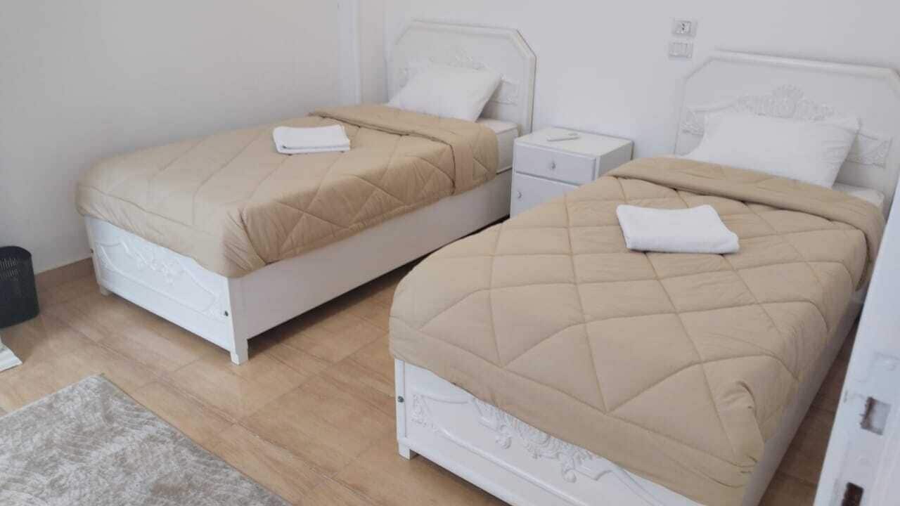 Economy Room | Egyptian cotton sheets, premium bedding, free minibar items