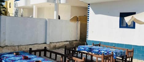 Cour