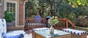 Eclipse · Artist Retreat @ Cypress Creek | Hotub | Sleeps 9