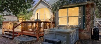 Eclipse · Artist Retreat @ Cypress Creek | Hotub | Sleeps 9