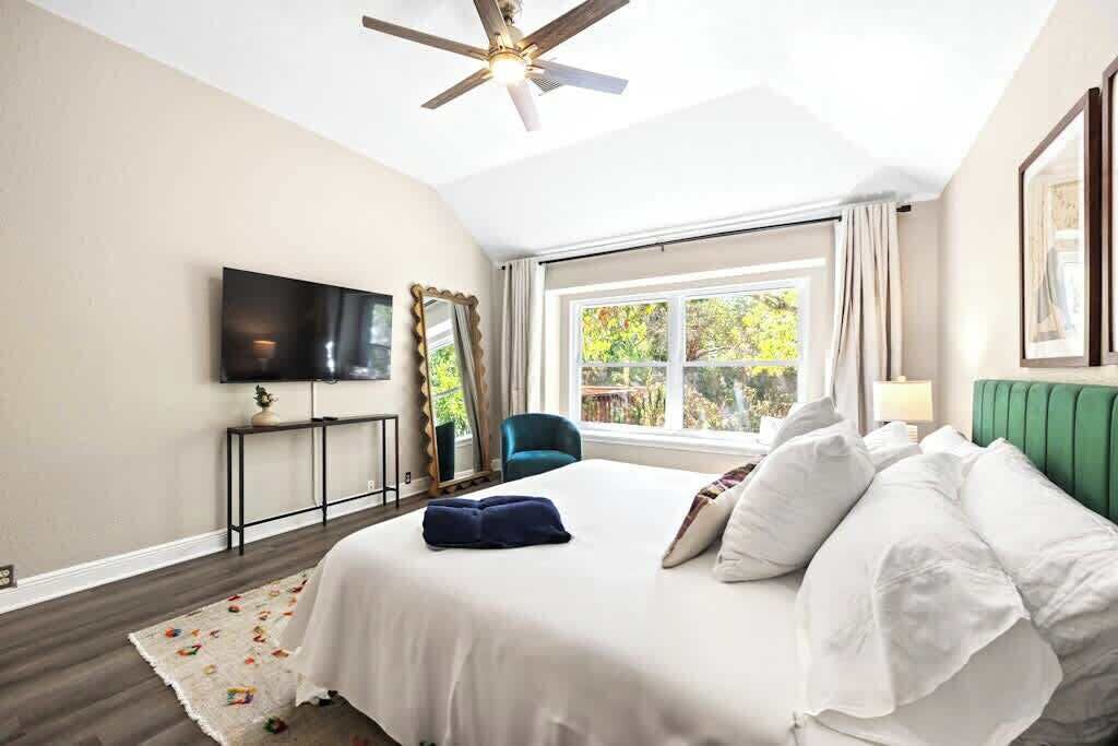 3 bedrooms, iron/ironing board