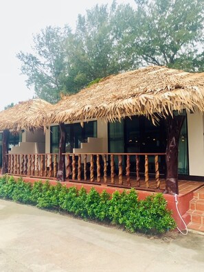 Exterior - Andaman Beach Resort by Zodiac (Koh Lipe)