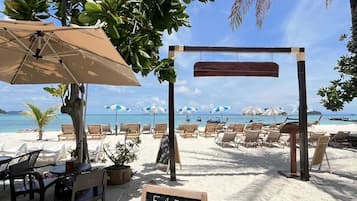Plage, sable blanc, bar de plage