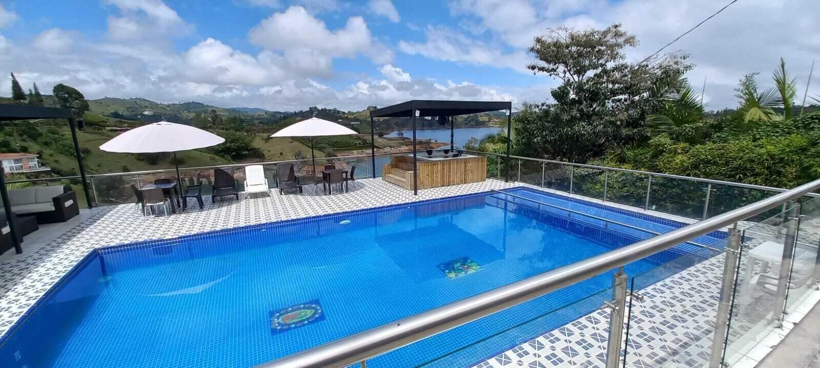 Alberca al aire libre 