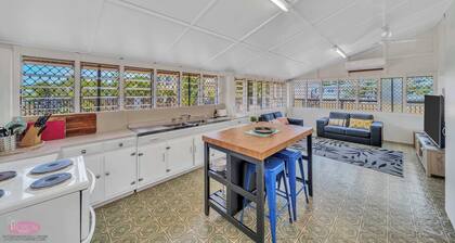 Reef Shack Beach Vibes Stroll to the beach