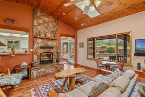 TV, fireplace, books, music library - BunnyLand Lodge | Panoramic Mt. Views | Fantastic Backyard Patio | Scenic Location in Flagstaff (Flagstaff)