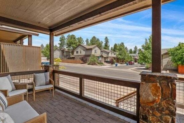 Terrace/patio - Deer Ridge | Peak Views | Game Room | AC | Perfect Base for Northern AZ Exploration (Flagstaff)