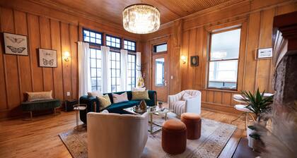 Doc's Place | Historic Jewel In Downtown Flagstaff | Sophisticated Elegance