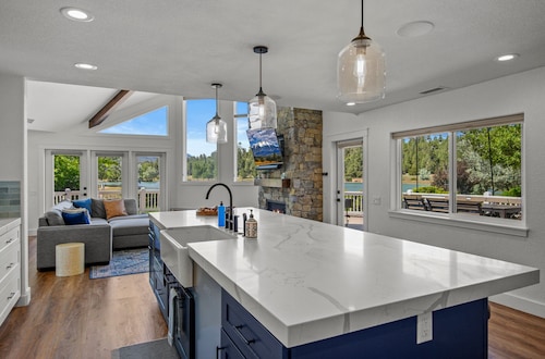 Mountain Lake Views | Stunning Lakefront Retreat | Hot Tub | Game Room | Near Downtown