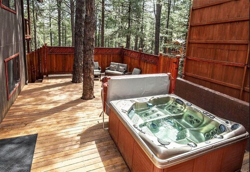 Eternal Treehouse | Hot Tub | Outdoor Oasis in Pines | Entertainment Galore!