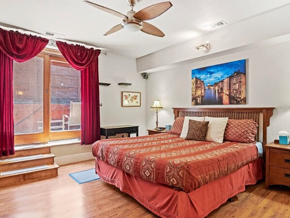 5 bedrooms, desk, iron/ironing board, free WiFi