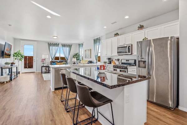 Geladeira, micro-ondas, fogão, cooktop