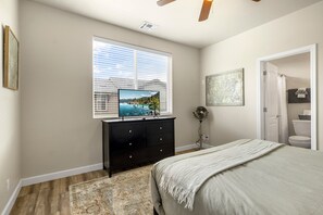 4 bedrooms, iron/ironing board, free WiFi, bed sheets