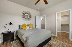 4 bedrooms, iron/ironing board, free WiFi, bed sheets