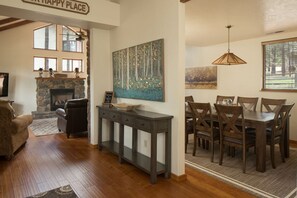 Interior - Burning Tree Lodge - Forest Views, Fire Pit, AC | Pet and Family Friendly (Flagstaff)