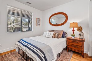 5 dormitorios, escritorio, wifi gratis y ropa de cama