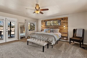 3 bedrooms, desk, iron/ironing board, free WiFi