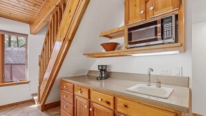 Interior - Hummingbird Haven | Pet-Friendly Casita | Cozy Gas Fireplace | Close to Downtown (Flagstaff)