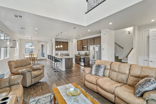 TV, fireplace - Our Happy Place | Minutes to Downtown & NAU | Brand New Home (Flagstaff)