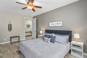 4 bedrooms, desk, iron/ironing board, free WiFi