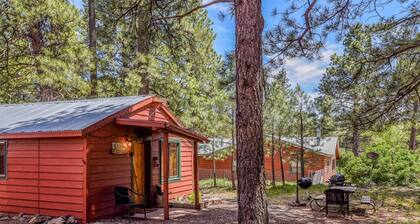 The Bunk House | Historic Cabin | Firepit | Pet-Friendly | Near Grand Canyon