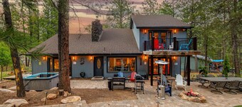 Big R Lodge | Hot Tub, Arcades & Large Deck | Retreat Near Flagstaff Attractions