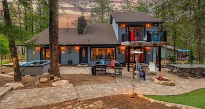 Big R Lodge | Hot Tub, Arcades & Large Deck | Retreat Near Flagstaff Attractions