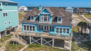 Exterior - Spacious beachfront retreat for 13 (Gulf Shores)