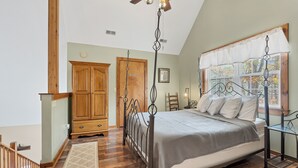 2 bedrooms, free WiFi, bed sheets - Canopy Cabin | 3 BR/3 BA with Hot Tub (Townsend)