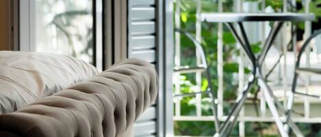 Apartment, 1 Queen Bed, Balcony, Garden View | Balcony