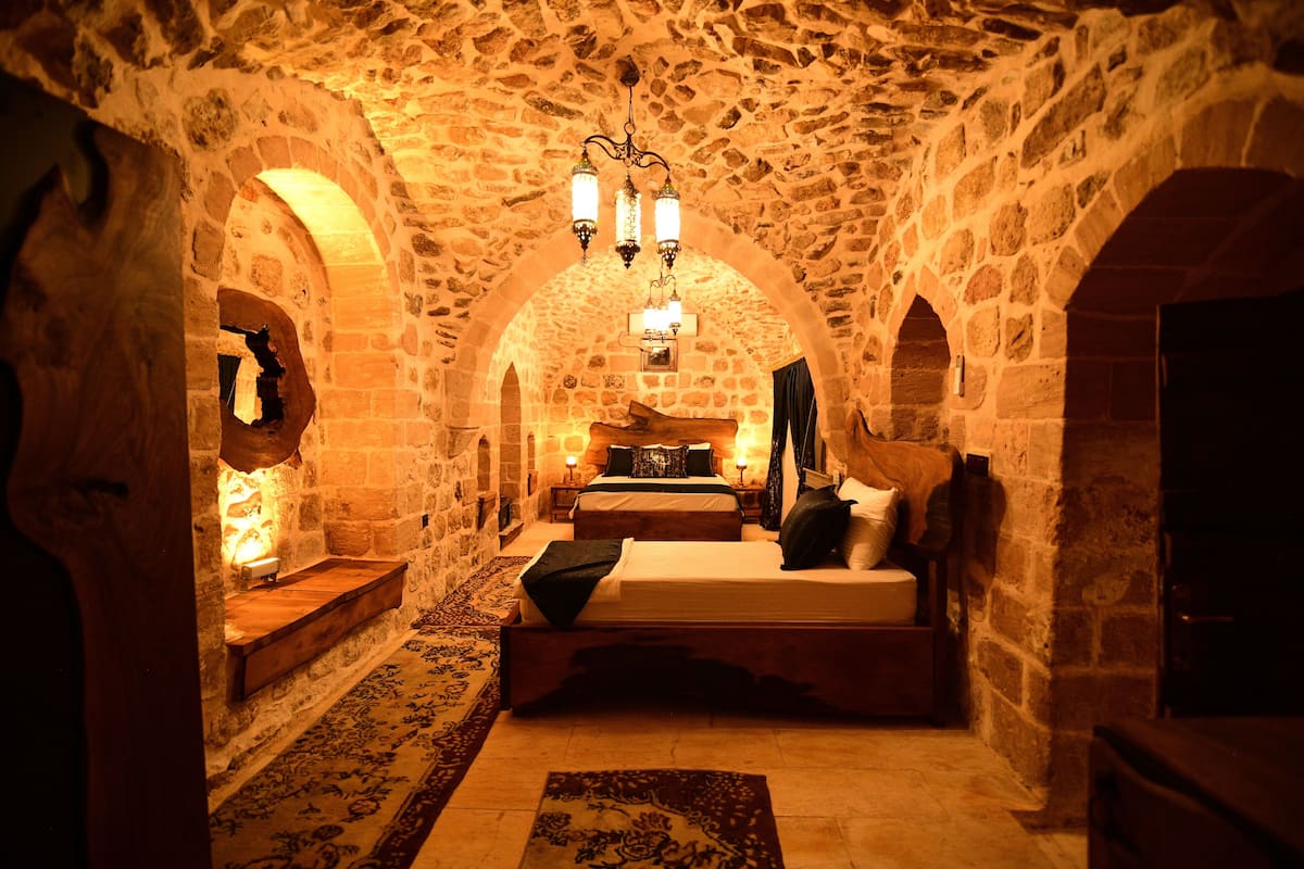 Egyptian cotton sheets, premium bedding, minibar, laptop workspace