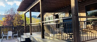 Family friendly home south of town, minutes from Ski Hill, WIFI and Hot Tub