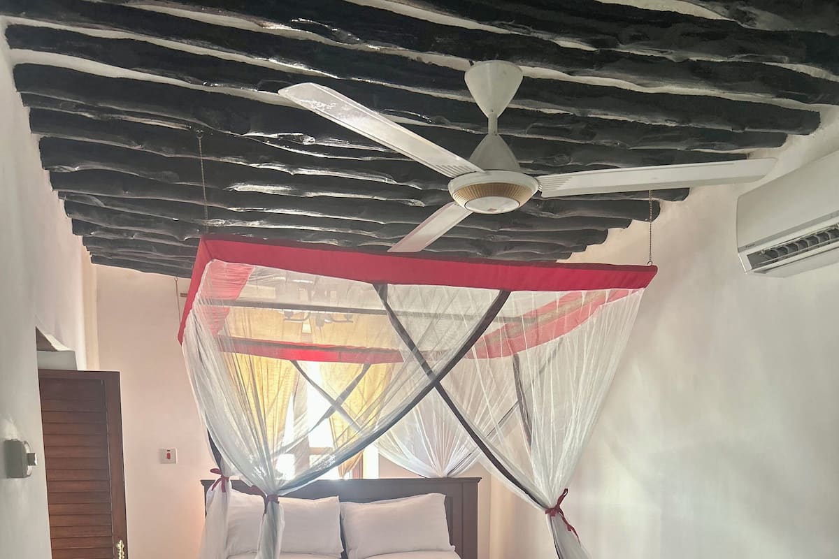 Comfort-Doppelzimmer, eigenes Bad, Gartenblick