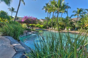 A heated pool - Maui Kamaole #J-106 Ground Floor, Full A/C, Across Kamaole III Beach, Hot Tub (Kihei)