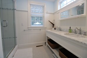 Shower - Brewster Retreat with Heated Pool, Hot Tub and near Ellis Landing Beach 2387 (Brewster)
