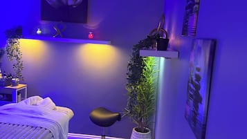 Aromaterapi, massage med varma stenar, djupmassage och klassisk massage