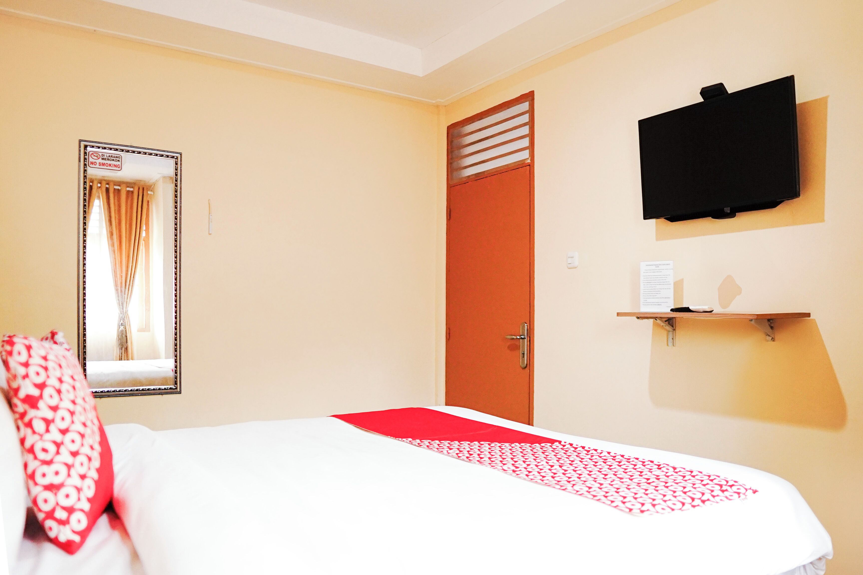 Foto - Collection O Jalan Jenderal Sudirman Near Pantai Padang Formerly Hotel Pratiwi Anggrek