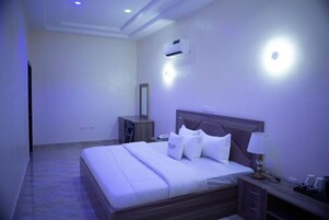 Family Room, Balcony, City View | Desk, laptop workspace, free WiFi