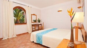 Room - Classical Residence Baia Delle Palme 2 Bedroom Apartment Sleeps 6 Persons T6 (Pula)