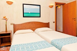 Room - Classical Residence Baia Delle Palme 2 Bedroom Apartment Sleeps 6 Persons T6 (Pula)