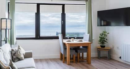 The Lighthouse - 1 Bedroom Apartment - Saundersfoot