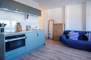 Căn hộ (1 Bedroom) | Bếp riêng | Lò nướng, bếp nấu, dụng cụ nấu nướng/bát dĩa/dao nĩa 