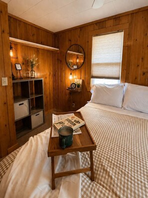 2 bedrooms, WiFi, bed sheets - A Shore Thing: Beach Access (Saint Germain)