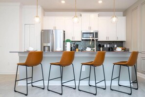 公寓 | 4 間臥室、網路服務