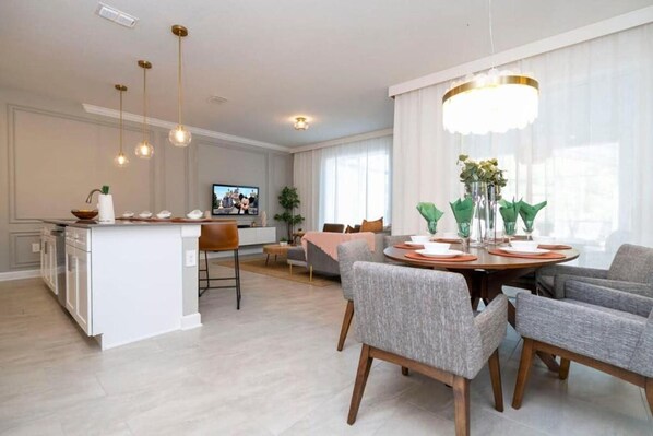 公寓 | 4 間臥室、網路服務